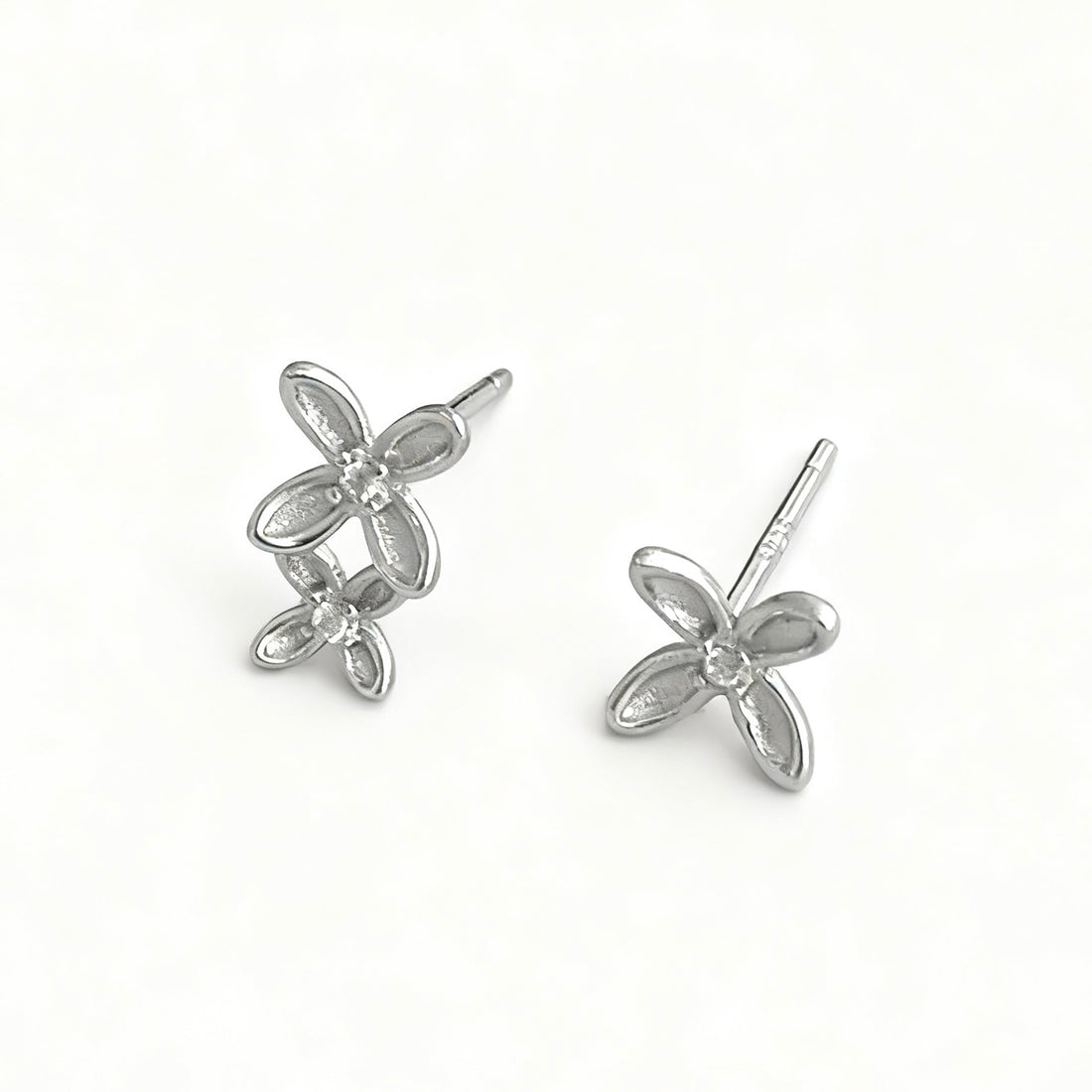 Dainty Gold Flower Stud Earrings 925 Sterling Silver | Asymmetric Floral Earrings for Women, Minimalist Everyday Jewelry Gift