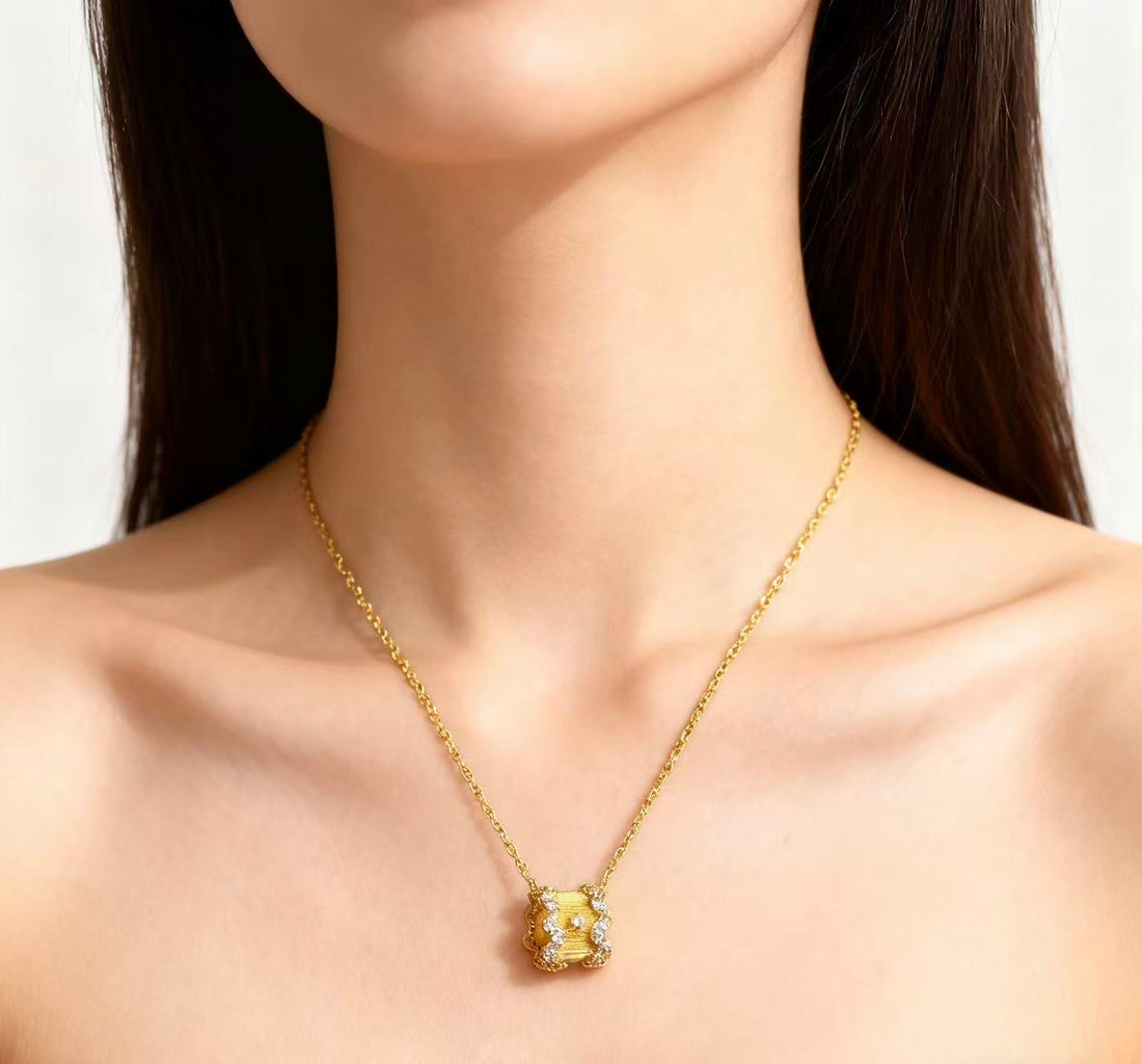 Vintage Gold Hourglass Pendant Necklace –  Crystal Design, Minimalist Luxury Jewelry for Women