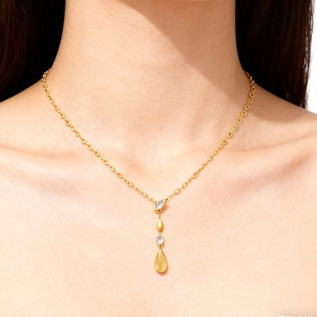 Gold Teardrop Necklace – 925 Sterling Silver & Cubic Zirconia Pendant